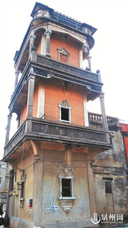 修養(yǎng)樓四面出規(guī)，形成“四面八柱”構造，造型別具特色。