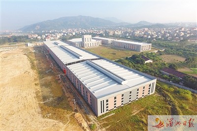 仙港工業(yè)園內(nèi)新萬鑫公司廠房。