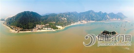 古舟島就在海角城對出的海面上，離岸直線距離約900米。司徒俊杰/攝