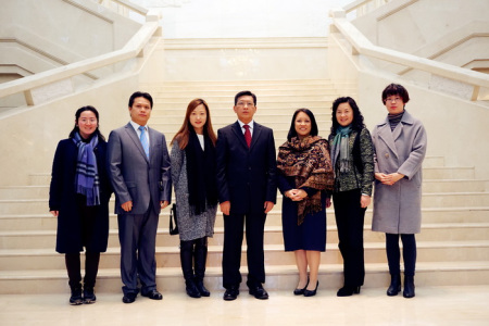 市外政府外事僑務(wù)辦領(lǐng)事處、歐非處負(fù)責(zé)人參加了會(huì)見(jiàn)。