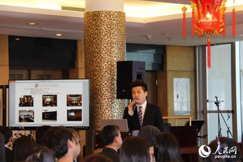 美國(guó)天普大學(xué)中國(guó)學(xué)聯(lián)會(huì)主席孫鴻博發(fā)言。