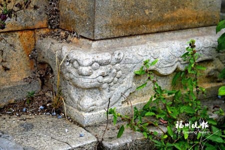 漁溪鎮(zhèn)郞官村黃其慶的祖屋雕龍墻基石。