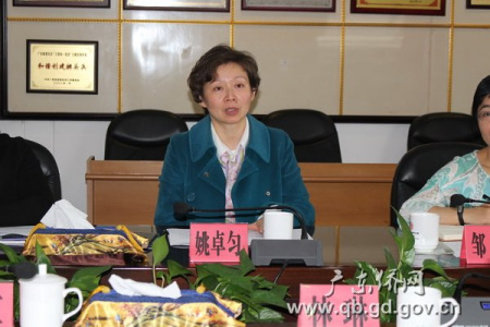 上海市僑辦姚卓勻副主任在座談會上講話。