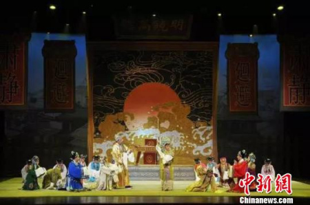 圖為邕劇《三進士》演出?！＄娦?攝