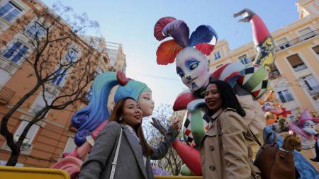 本次大型集體出游的兩位組織者。（西班牙《歐華報(bào)》）