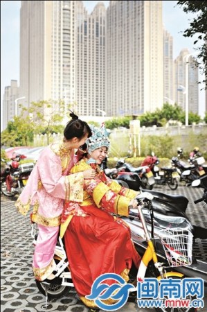 鳳冠霞帔的新娘美如花。