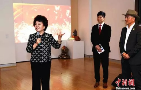 裘援平率團(tuán)訪問悉尼亞洲藝術(shù)空間，觀看彩排后發(fā)表了重要講話。