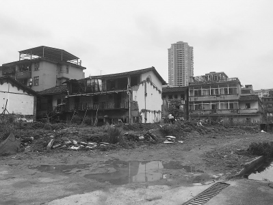 規(guī)劃改造片區(qū)內(nèi)，還有房屋未拆遷。