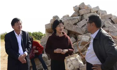 2013年11月10日 黃女士關(guān)心詢問董事會天后圣殿進(jìn)展情況 2013年11月10日 黃女士關(guān)心詢問董事會天后圣殿進(jìn)展情況