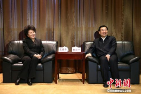 陜西省省長胡和平會見國務院僑務辦公室主任裘援平。張遠 攝