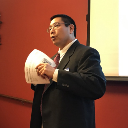 擁有許多華裔生的瑞柏203學區(qū)，終于誕生首位華人教委梁保羅。(記者黃惠玲/攝影)