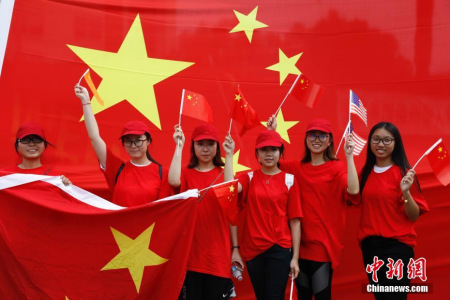 佛州華僑華人歡迎習近平。<a target='_blank' >中新社</a>記者 王歡 攝