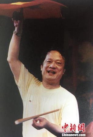 方展榮手巾功扇子功并用。受訪者提供