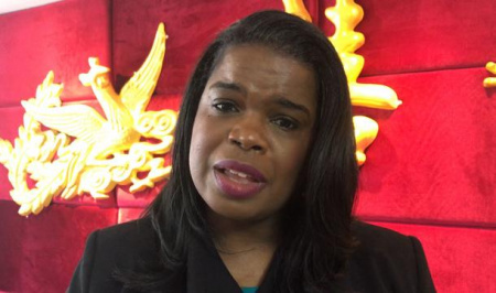 庫(kù)克郡伊州檢察官?？怂贡硎荆{(diào)查聯(lián)合航空?qǐng)?zhí)法航警行為是否違反刑法。(美國(guó)《世界日?qǐng)?bào)》/ 黃惠玲 攝)