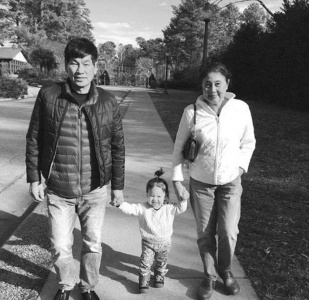 在美聯(lián)航航班上遭遇暴力對待的陶大偉。