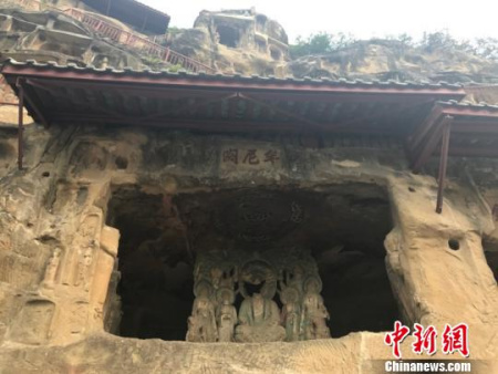 廣元千佛崖造像龕窟。周夏 攝