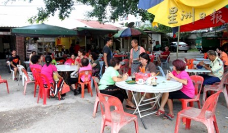 餐館生意十分火爆。(馬來西亞《星洲日報》/陳佩莉 攝)