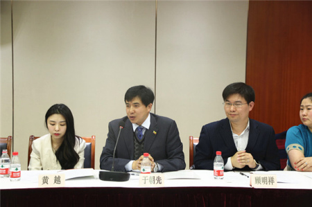 青年總會成員發(fā)言。