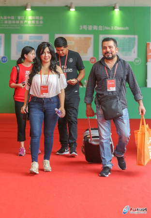 博覽會吸引了不少國外客商。 記者_董嚴軍 攝