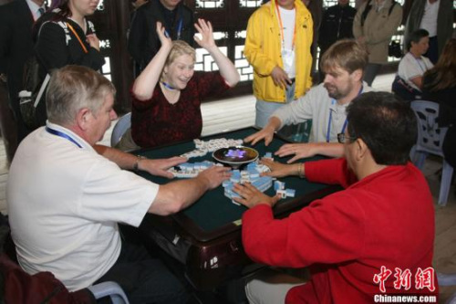 資料圖：2012年麻將文化交流大會暨第三屆世界麻將錦標賽舉行賽前演示。陳超 攝