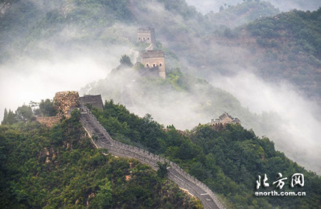 黃崖關(guān)長城云霧美如畫