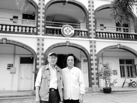  2014年11月，回到當(dāng)年任教的集美僑校。