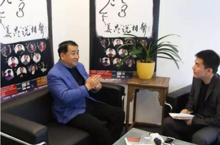 姜昆接受《歐洲時(shí)報(bào)》專訪。