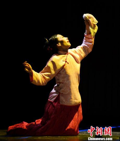 劇中香港舞臺劇女王焦媛飾演曹七巧。　劉可耕 攝