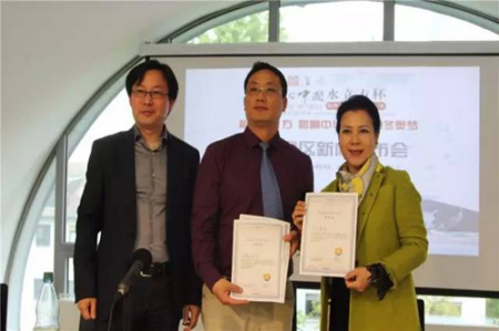 由左至右：歐洲時(shí)報(bào)德國分社主編胡旭東、德國華星藝術(shù)團(tuán)團(tuán)長李想、著名華裔女中音歌唱家梁寧 