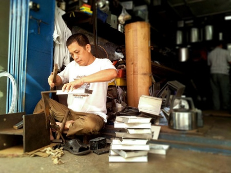 中國(guó)街上有多家大埔人經(jīng)營(yíng)的傳統(tǒng)白鐵店。