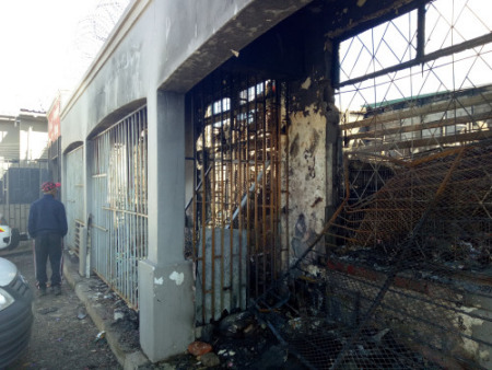 遭遇火災(zāi)的僑胞商店。