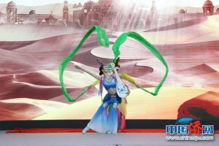 “有生命”的壁畫女舞者。徐曉美 攝