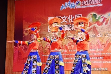 現(xiàn)場(chǎng)歌舞表演