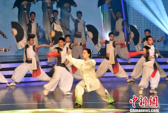 武術(shù)表演《炫境》?！蚊?攝