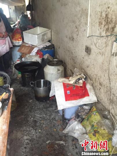 圖為：油條攤現(xiàn)場。 蒼南警方供圖