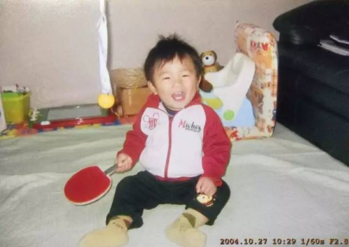 幼兒時的張本智和。（日本《東方新報》微信公眾號/張凌供圖）