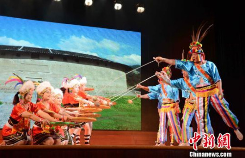 圖為華安縣高山族舞蹈隊。　張金川 攝