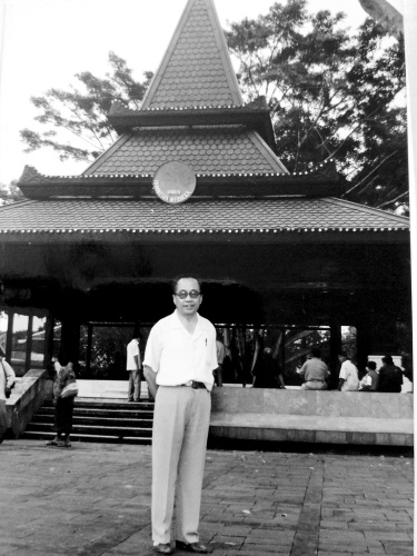 1994年攝于蘇加諾陵園。