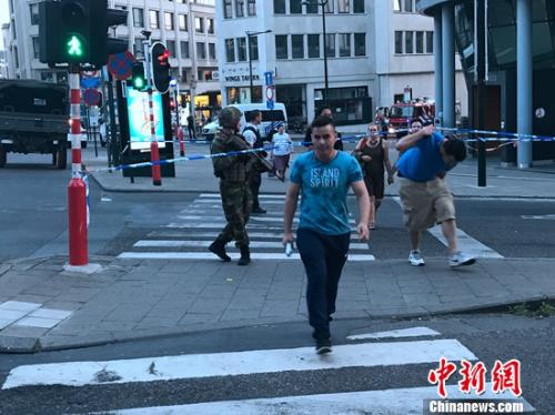 布魯塞爾警方隨后封鎖了中央火車站周邊。沈晨 攝