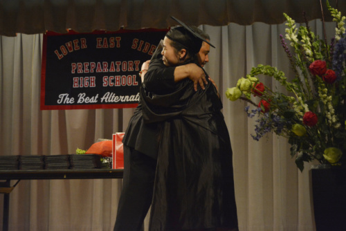 林潔獲得“堅(jiān)持不懈獎(jiǎng)”。(美國《世界日?qǐng)?bào)》/俞姝含 攝)