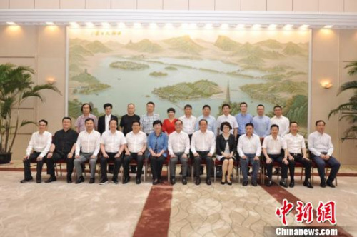 圖為與會人員合影。　陳謀荃 攝