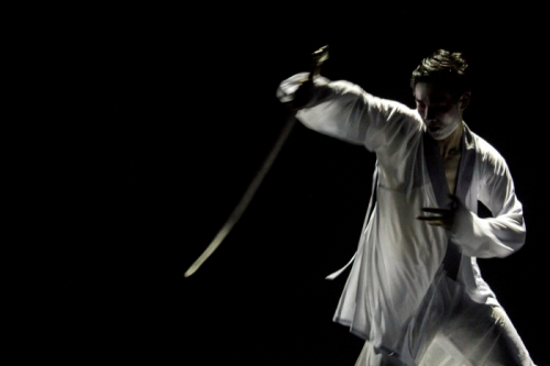 中國版《哈姆雷特》劇照。（英國華聞網(wǎng)）