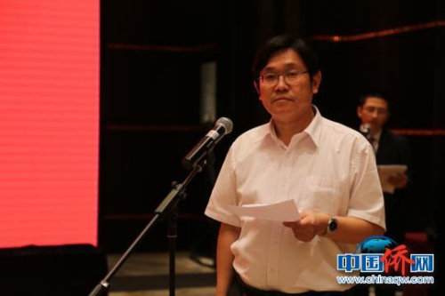 江蘇省僑辦主任王華主持啟幕活動?！￡悋[　攝