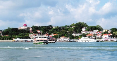 廈門輪渡公司通過廈鼓航線調(diào)整和游客分流，提高游客旅游體驗(yàn)。