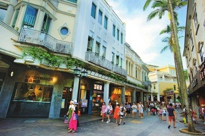 整治提升以來，龍頭路作為“垃圾不落地”示范街煥發(fā)了新貌。