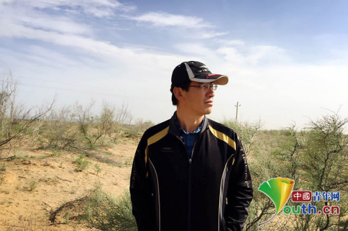 14年，吳向榮讓荒漠開出一片花海。受訪者供圖