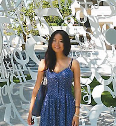 迅雷回國(guó)以后仍堅(jiān)持看每年的超級(jí)碗比賽，她在觀看橄欖球比賽中領(lǐng)略了競(jìng)技體育的魅力。