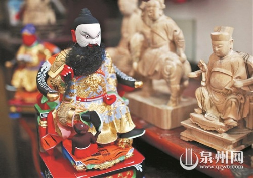 每一道工序都必須認真對待，才能打造佛像的神情與氣韻。