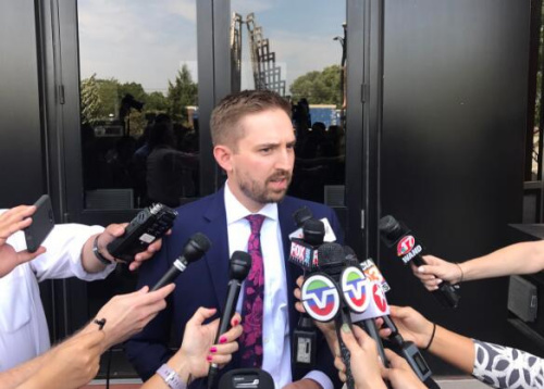 克里斯滕森的辯護律師布魯諾。