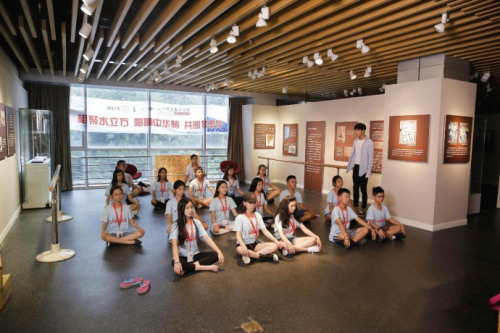 選手們正在進行集中培訓(北京市僑辦供圖)